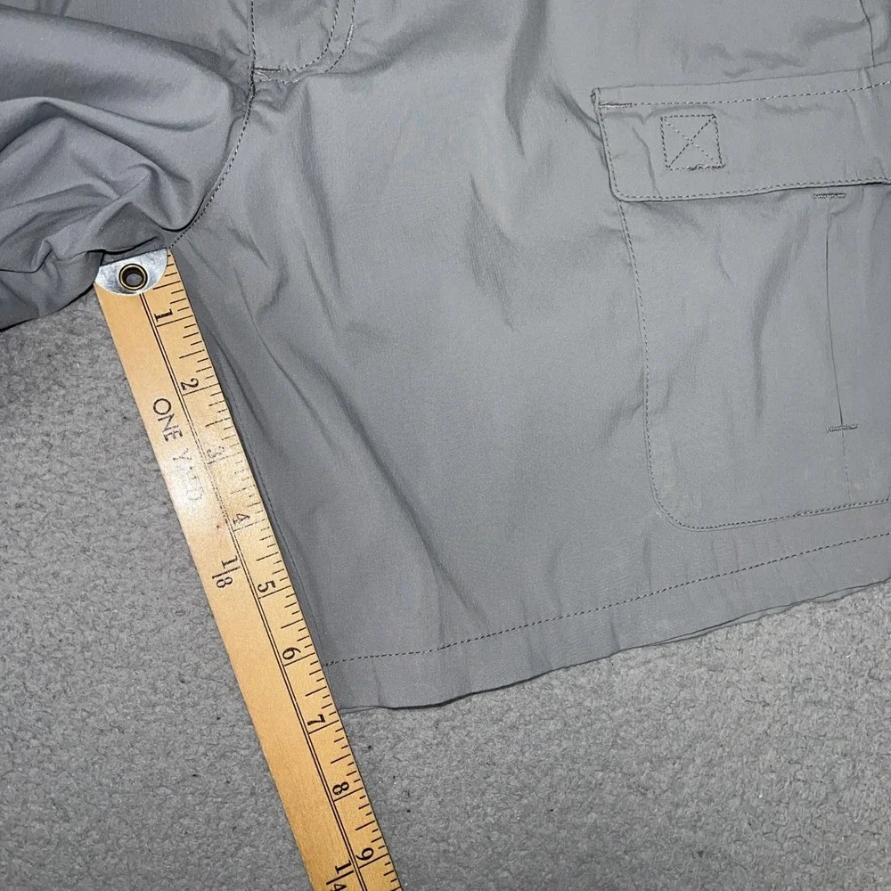 LL Bean Tropicwear Shorts Men's Size S (28 x 7) Gray Cargo Pockets Outdoors